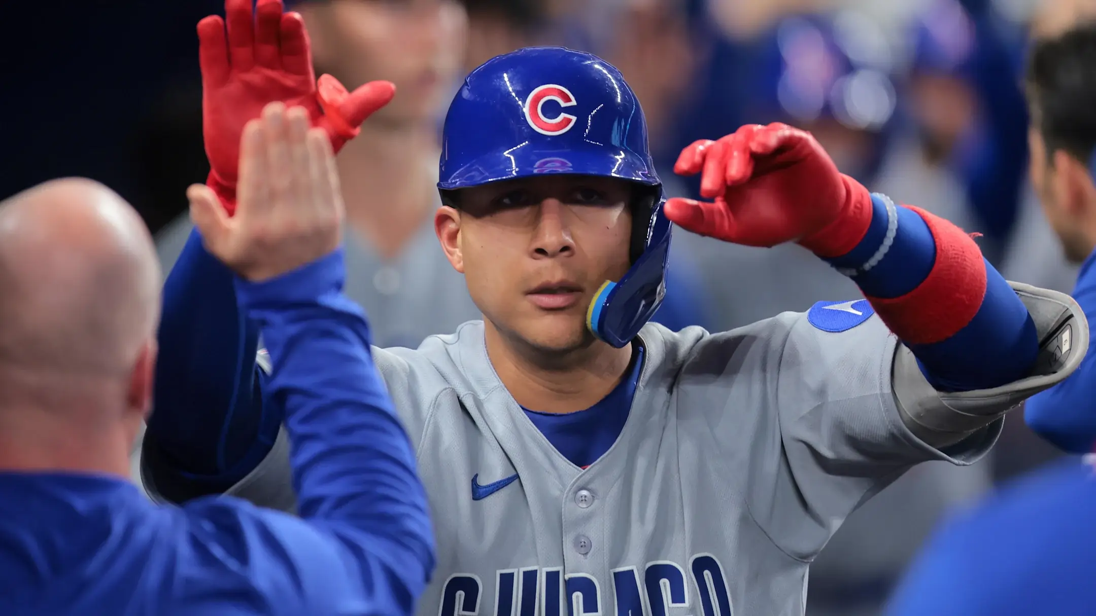 Cubs Catcher Sidelined: Headed to Injured List with Right Oblique Injury